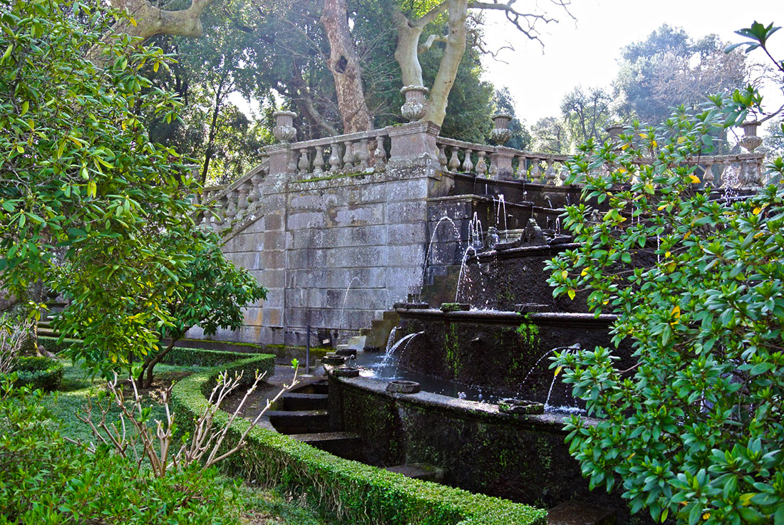 Villa Lante - Fontana delle Camelie